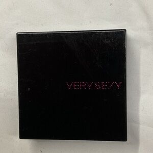 Victoria's Secret Silky Eye Shadow Compact
